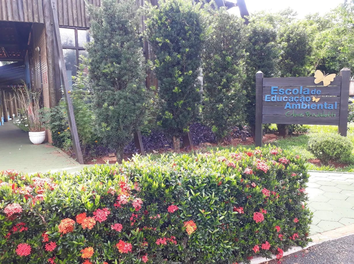 Escola de Educação Ambiental “Clóvis Badelotti”